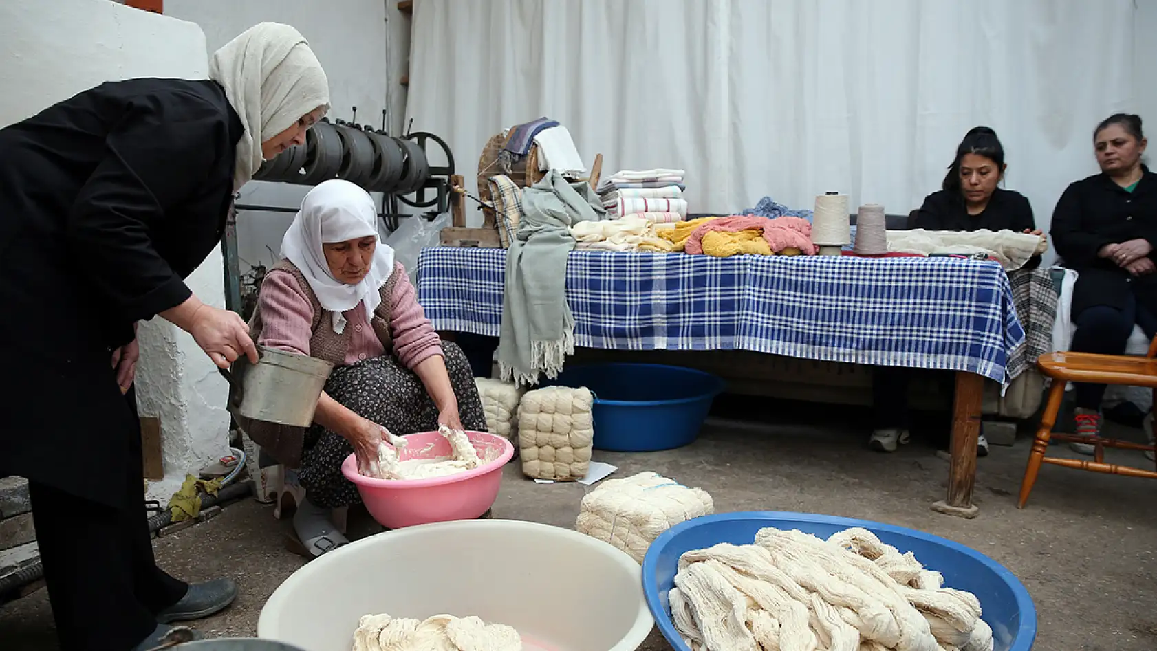 Muğlalı kadın dokuma ustası, ailesinin kuşaklardır sürdüğü geleneği geleceğe taşıyor