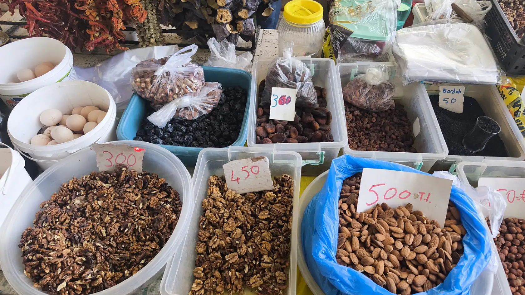 Fethiye Cuma Pazarı'nda üretici zor durumda: 'Maliyetler çok yüksek'