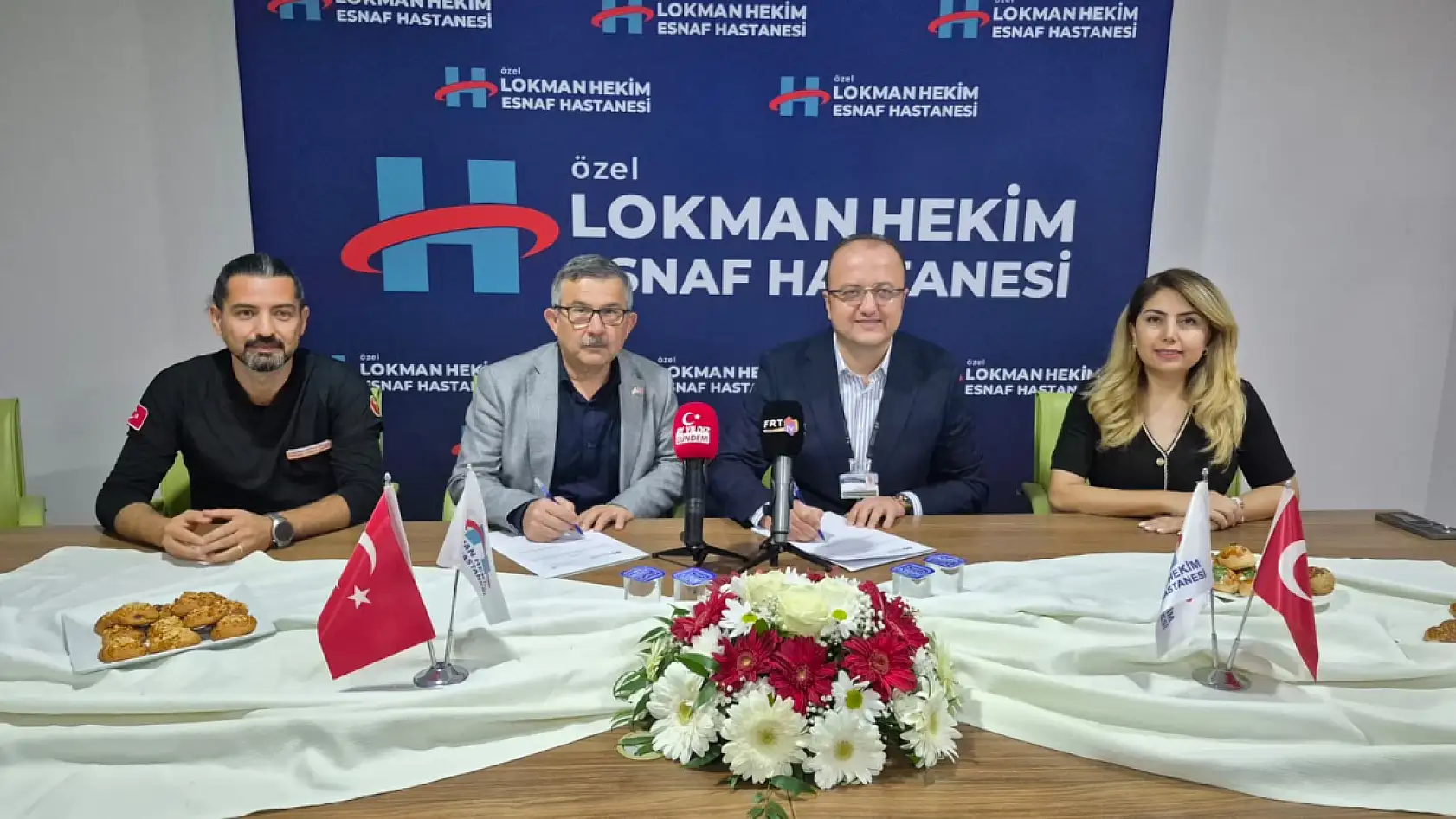 Esnaf Hastanesi'nden Fethiye Belediyesi Hayvan Bakımevi'ne Mikroskop Bağışı