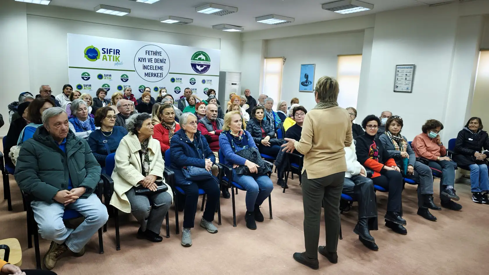 Fethiye'de SAYAP'tan sosyal medya konulu konferans