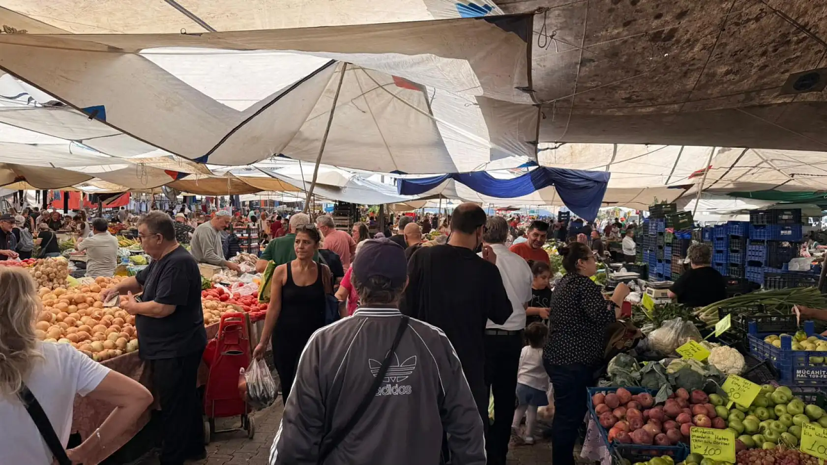 Hıra: 'Fethiye'de yağmur sonrası pazarlar yeniden hareketlendi'