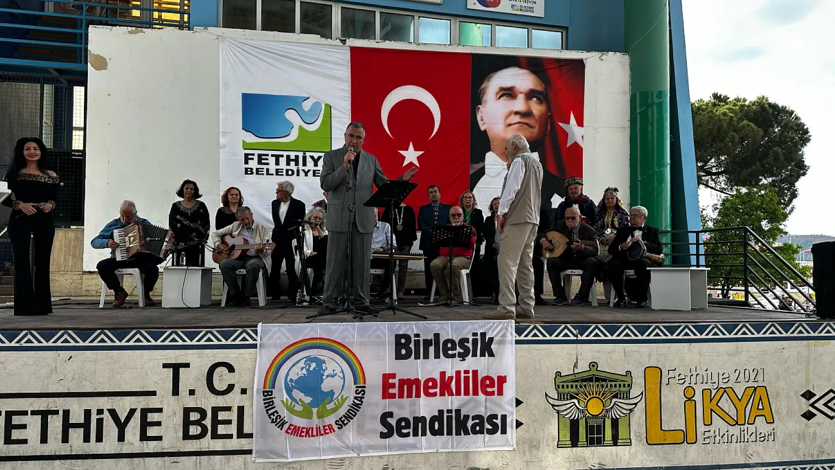 Fethiye'de Birleşik Emekliler Sendikası'ndan konser