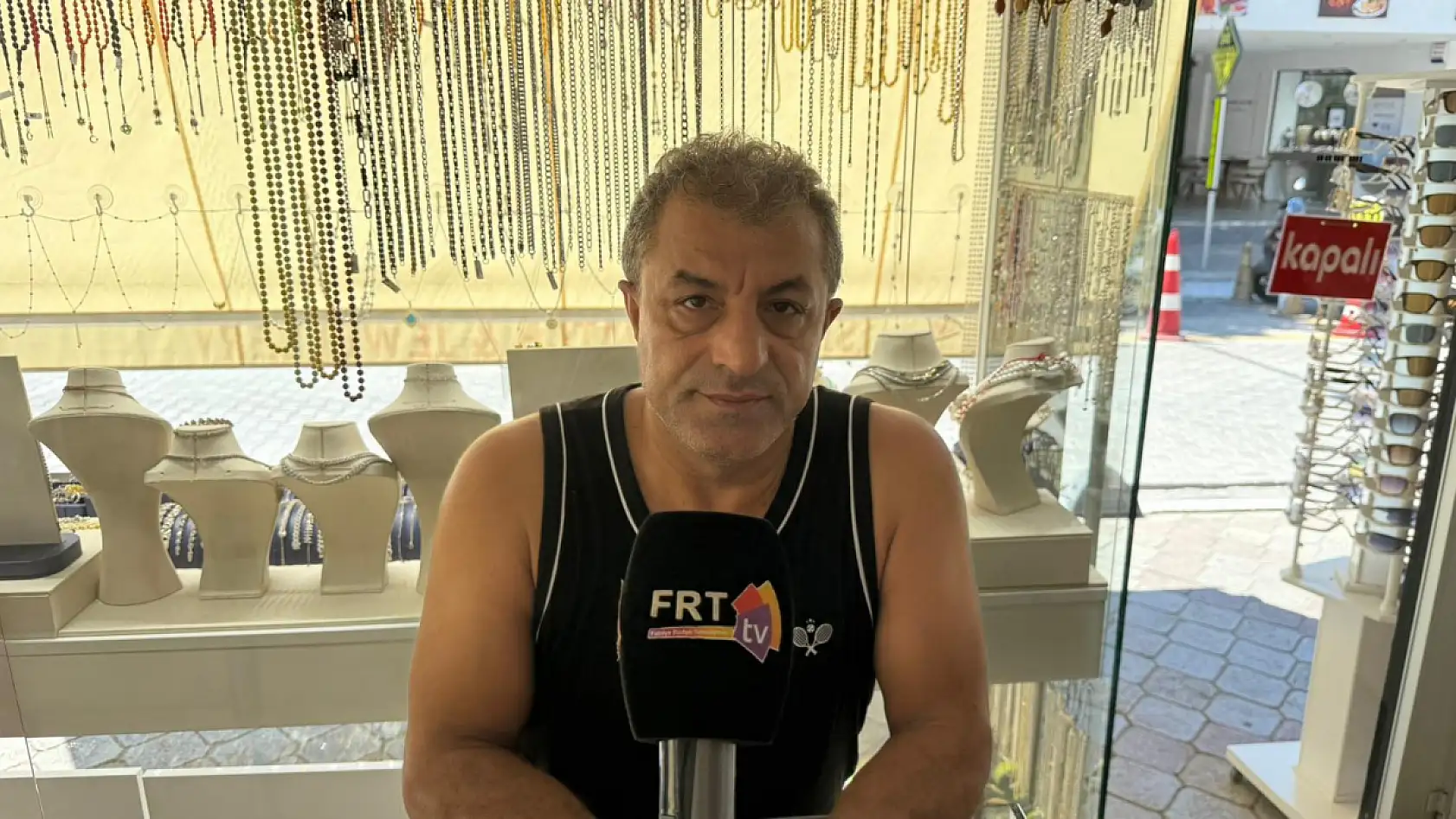 Fethiye'de Turist Sayısındaki Azalma Gümüş Takı Satışlarını Etkiliyor