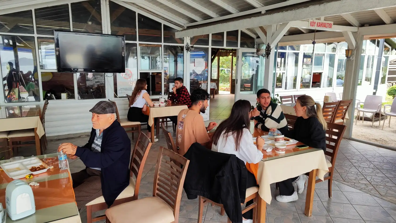 Yörük Türkmen Derneği Başkanı'ndan eşi için 'Yemekli Mevlit'