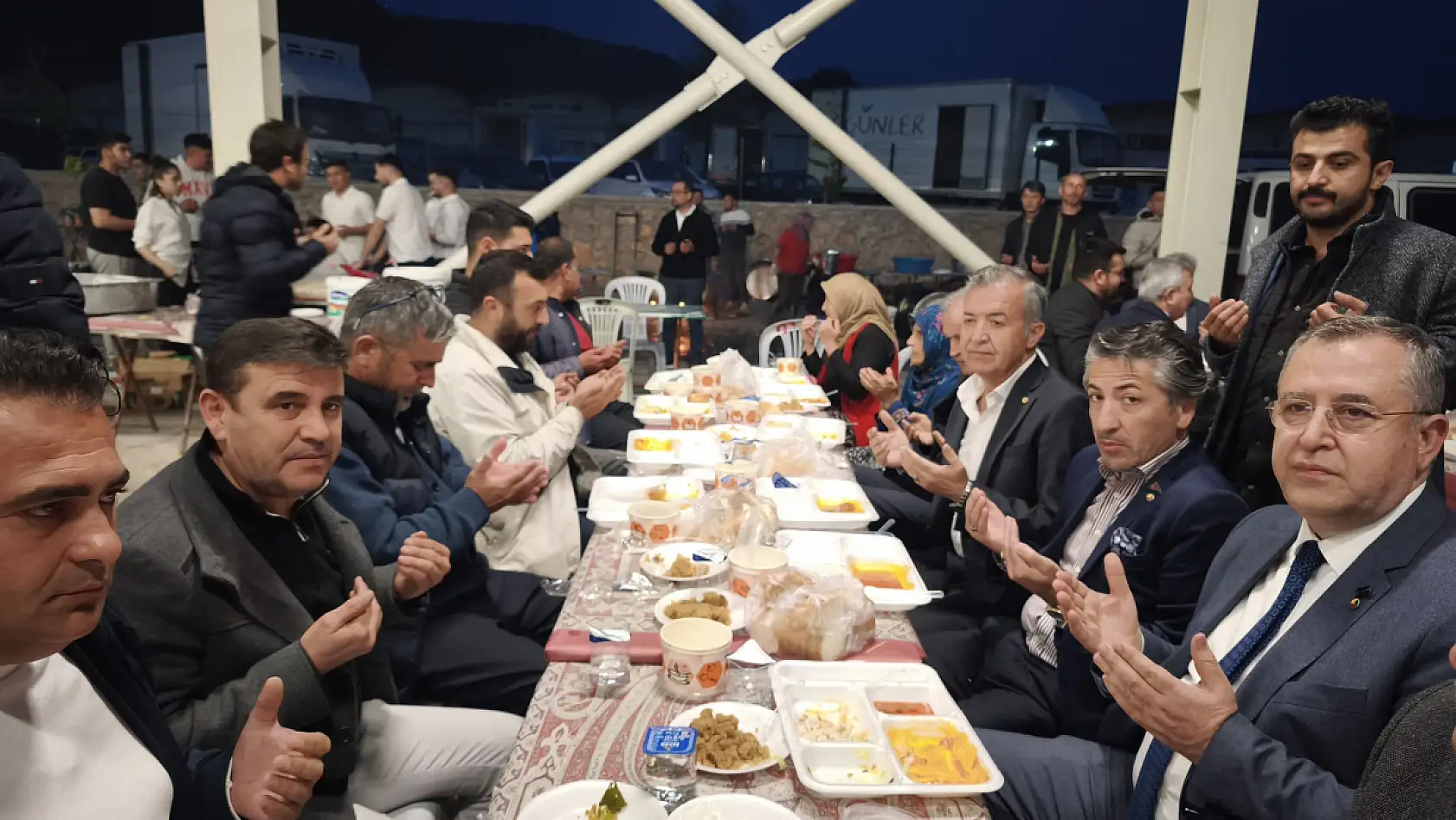 Fethiye Karaçulha Toptancı Hali'nde İftar Buluşmasına Yoğun Katılım