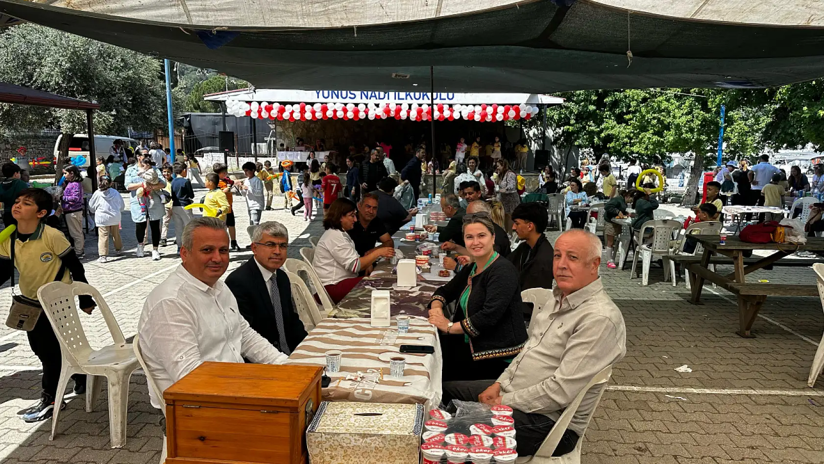 Fethiye Yunus Nadi İlkokulu'nda okul yararına kermes