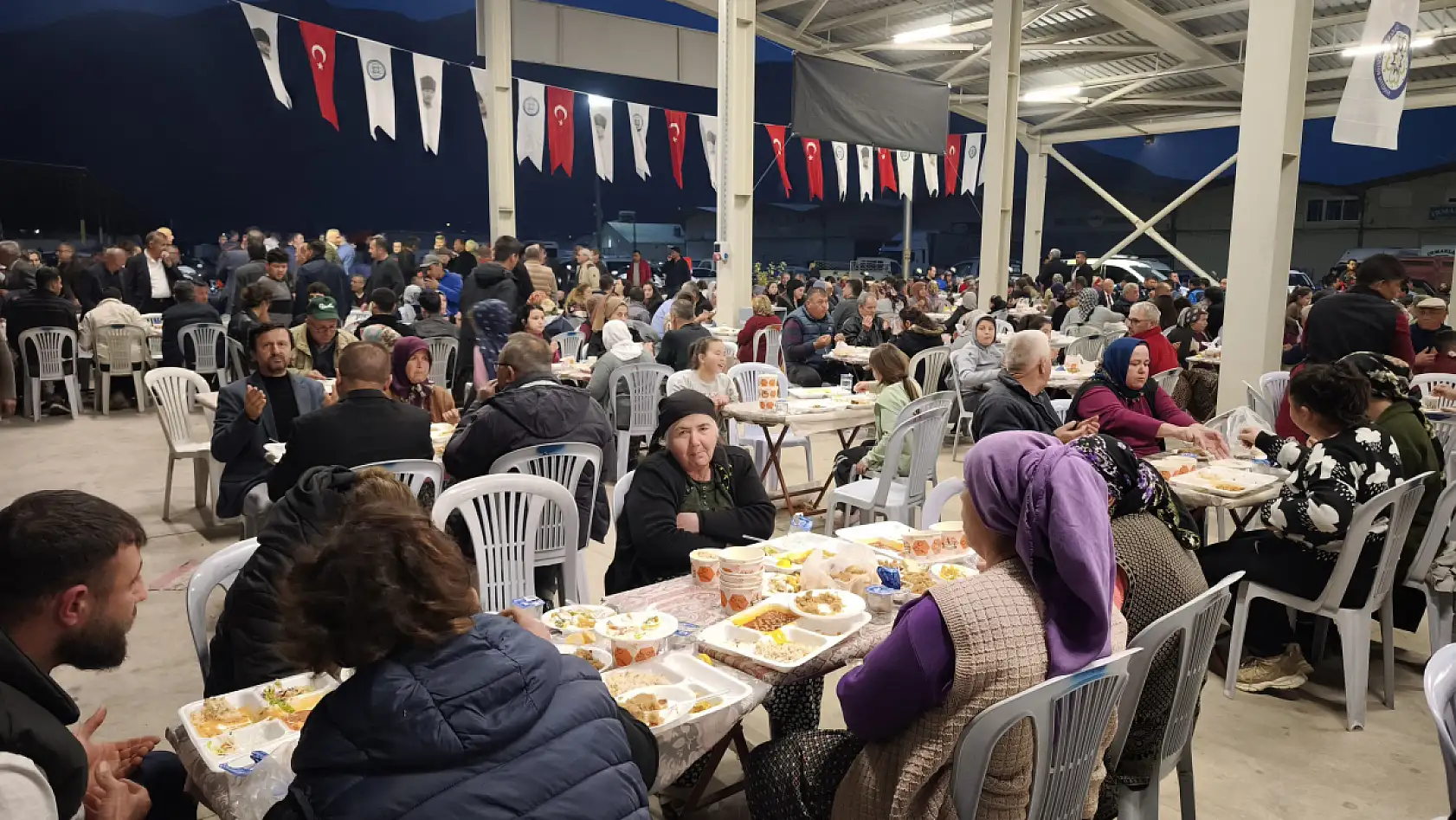 Fethiye Karaçulha Toptancı Hali'nde İftar Buluşmasına Yoğun Katılım