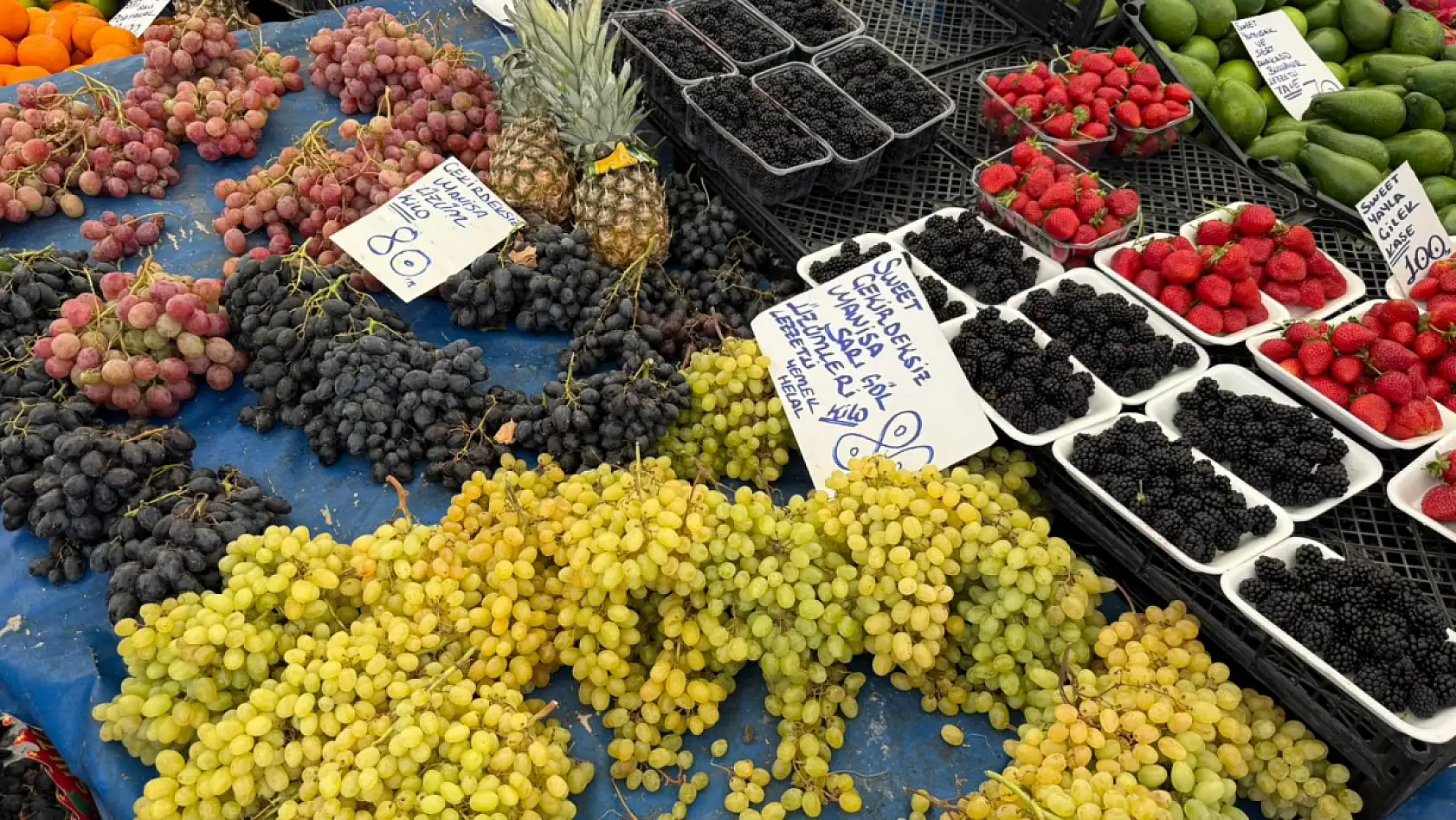Fethiye Pazar Pazarı'nda esnaf sezondan memnun değil
