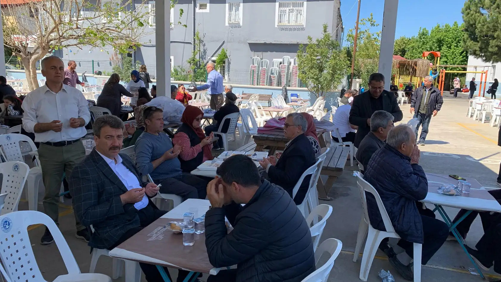 Fethiye'de merhum Cengiz Çay için 52 yemeği hayrı düzenlendi