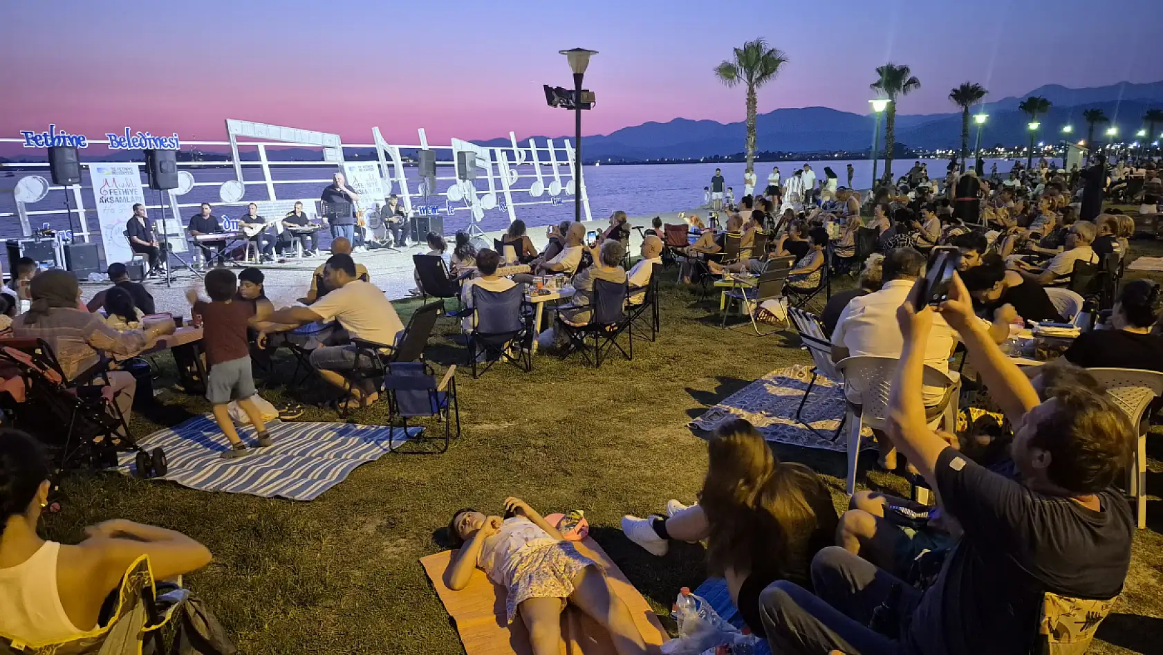 Müzikli Fethiye akşamları dolu dolu geçiyor
