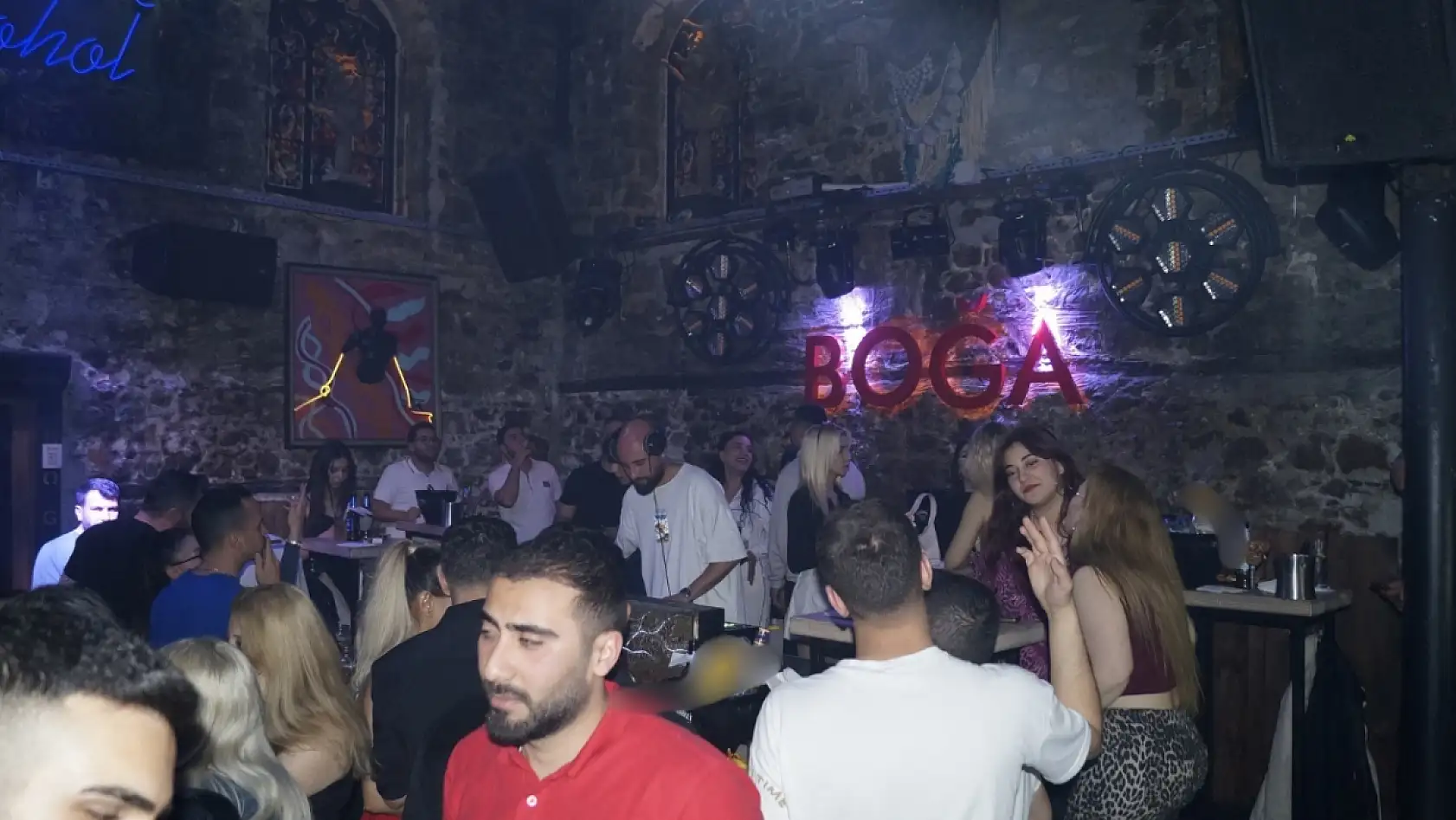 Fethiye'de Boğa Club, bayramın son gününde eğlencenin dibine vurdu