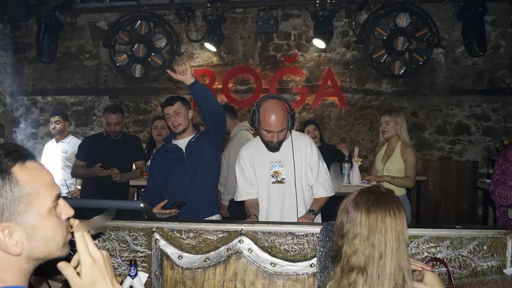 Fethiye'de Boğa Club, bayramın son gününde eğlencenin dibine vurdu