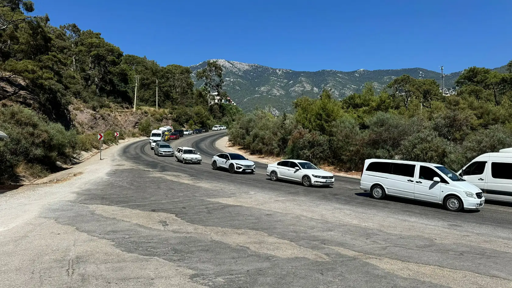 Fethiye'de Ölüdeniz Trafiği Bitmek Bilmiyor, Vatandaşlar İsyan Ediyor