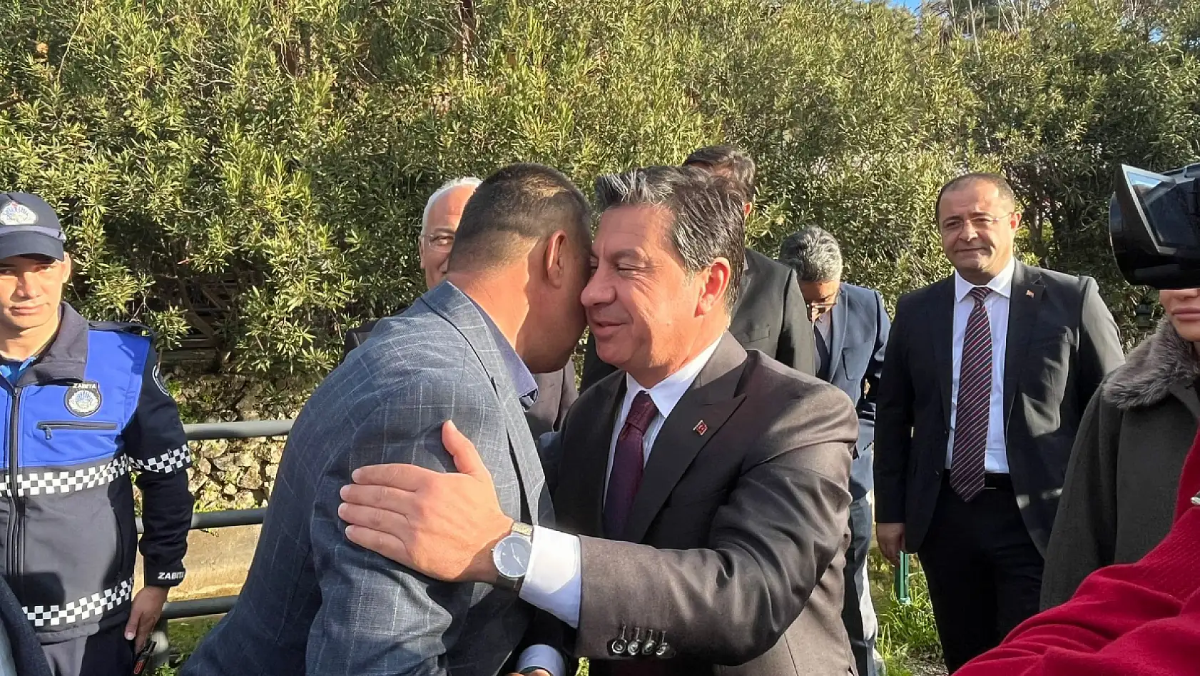 Muğla Büyükşehir Belediye Başkanı Ahmet Aras Fethiye'de Muhtarlarla Görüştü