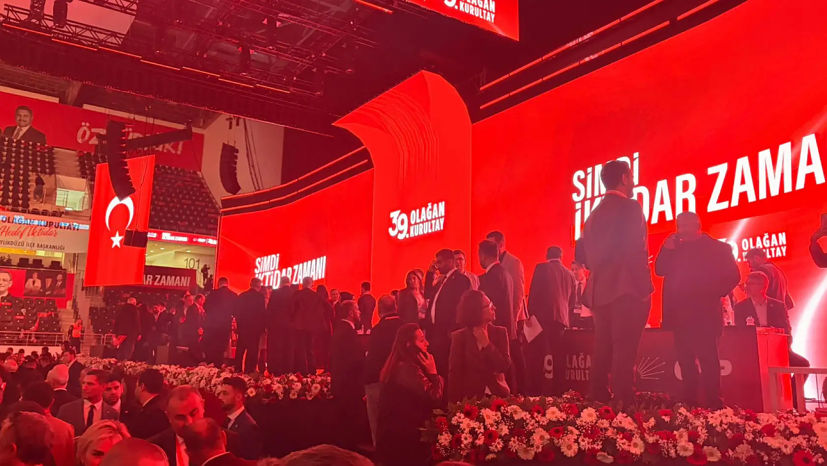 FRT Mikrofonlarına konuşan CHP Milletvekilleri: 'Kurultay İktidara Yürüyüşün Başlangıcı'