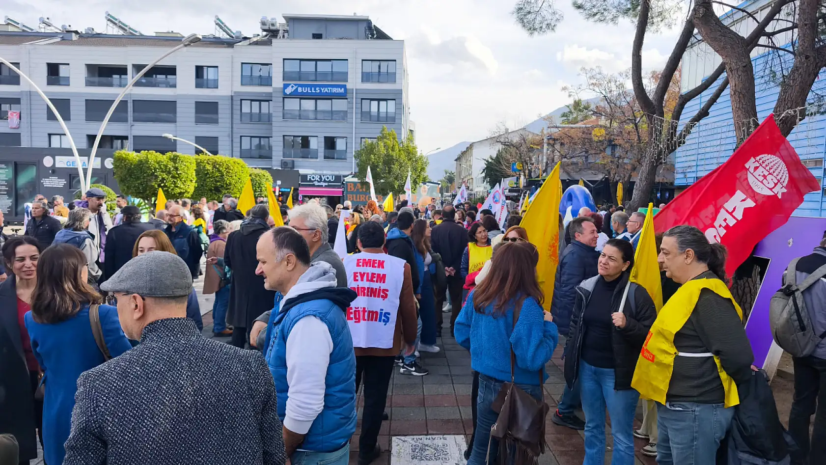 Fethiye'de Memurlardan İş Bırakma Eylemi