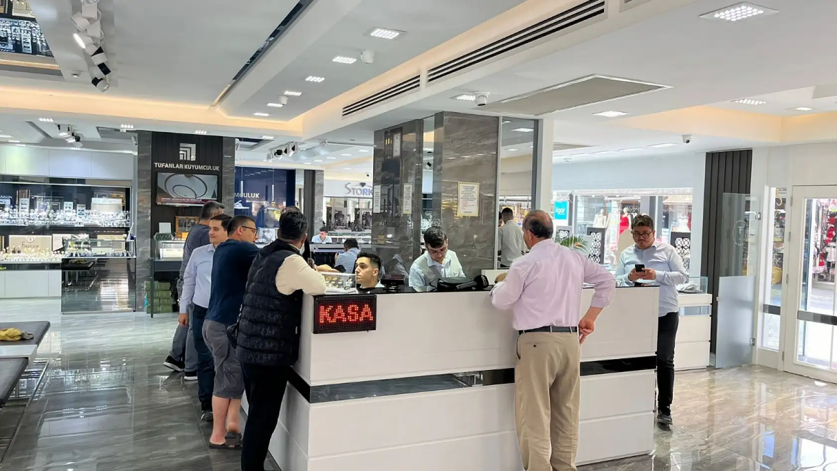 Gezer, 'Bayram öncesi hareketlilik var'