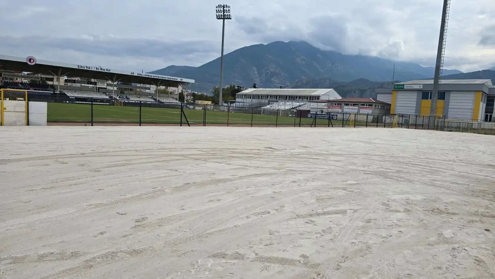 Fethiyespor – Galatasaray Maçı İçin 3000 Kişilik 90 Metrelik Portatif Tribün Konulacak