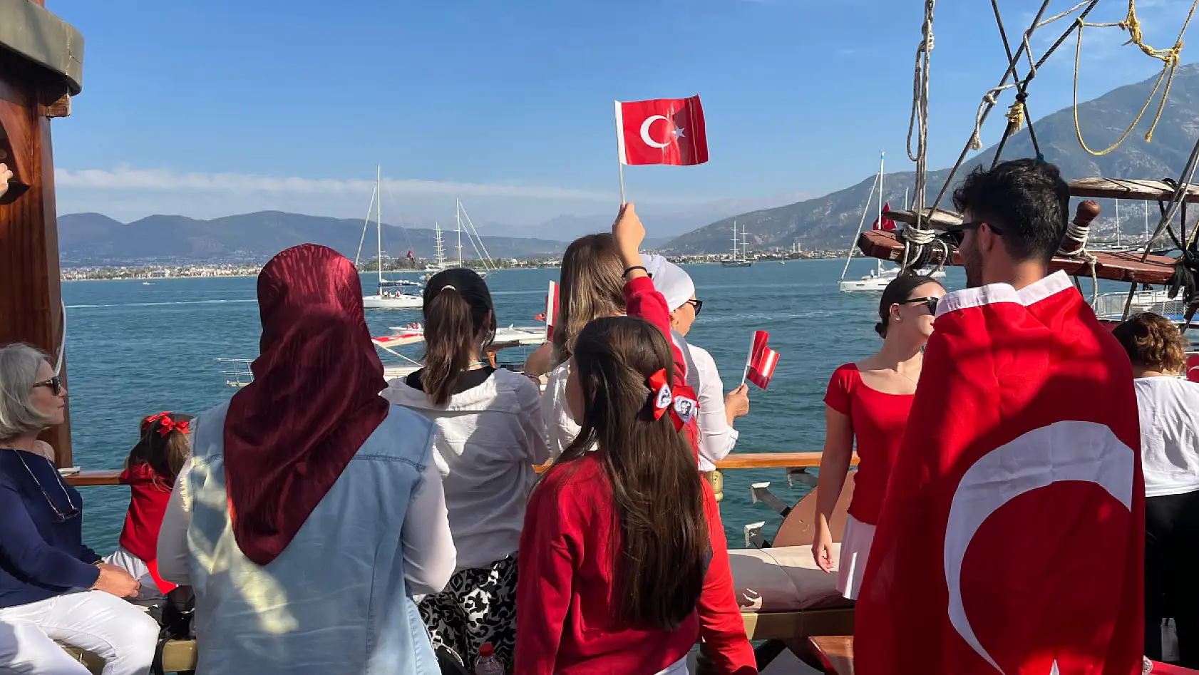 Fethiye'de tekne kortejiyle 29 Ekim coşkusu