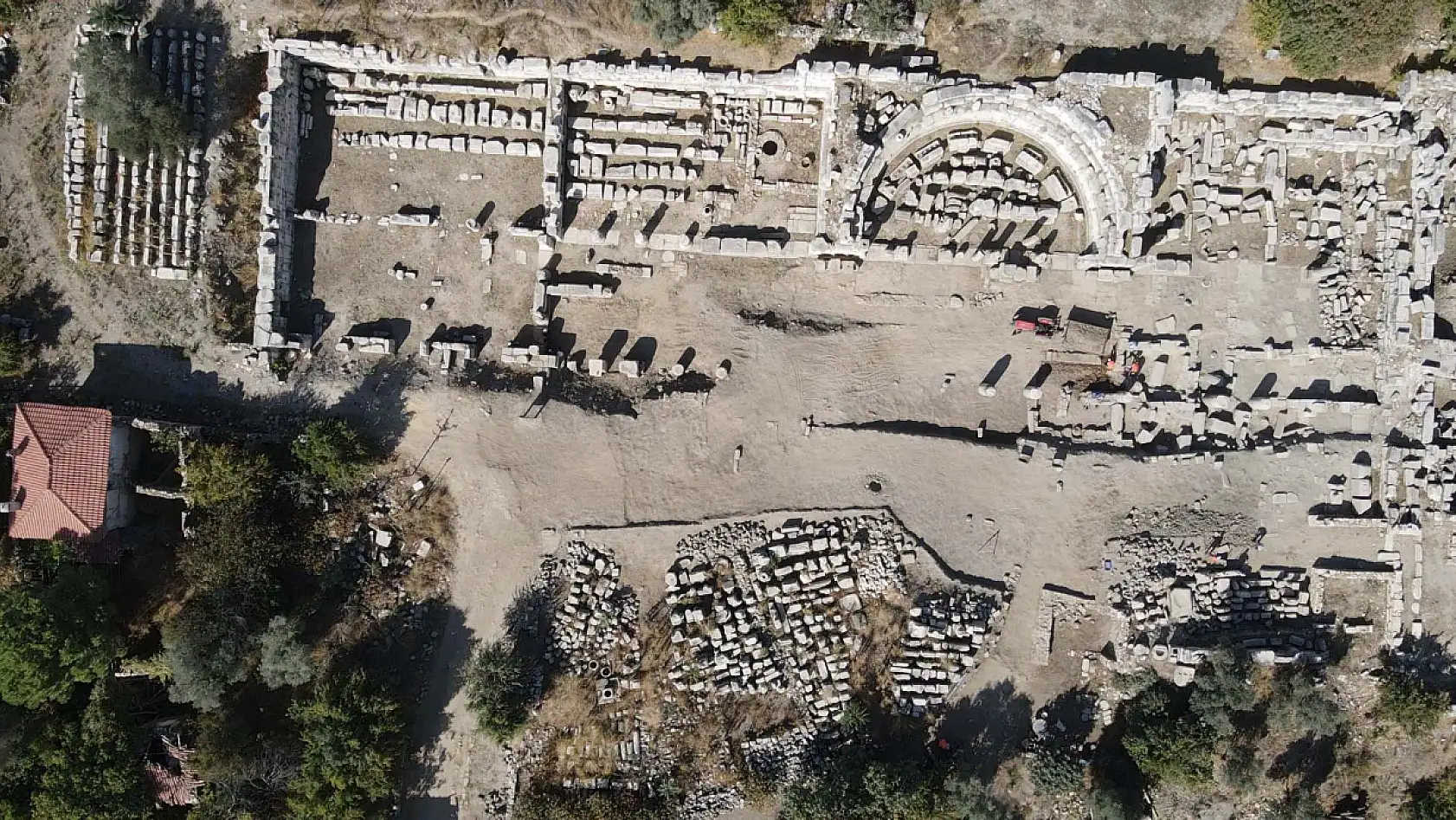 'Gladyatörler kenti' Stratonikeia'nın 2 bin 200 yıllık spor okulu ayağa kaldırılıyor