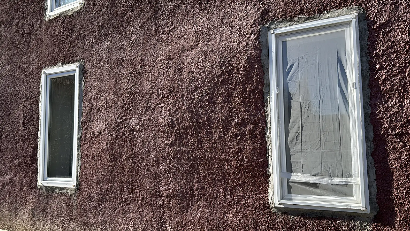 'Saman ev'in bacası 10 yıldır tütüyor