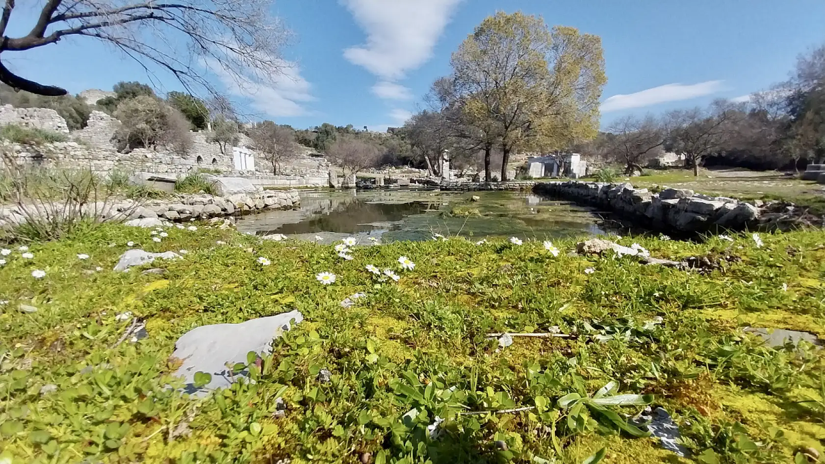 Kaunos Antik Kenti kış mevsiminde de ziyaretçilerine etkileyici manzaralar sunuyor