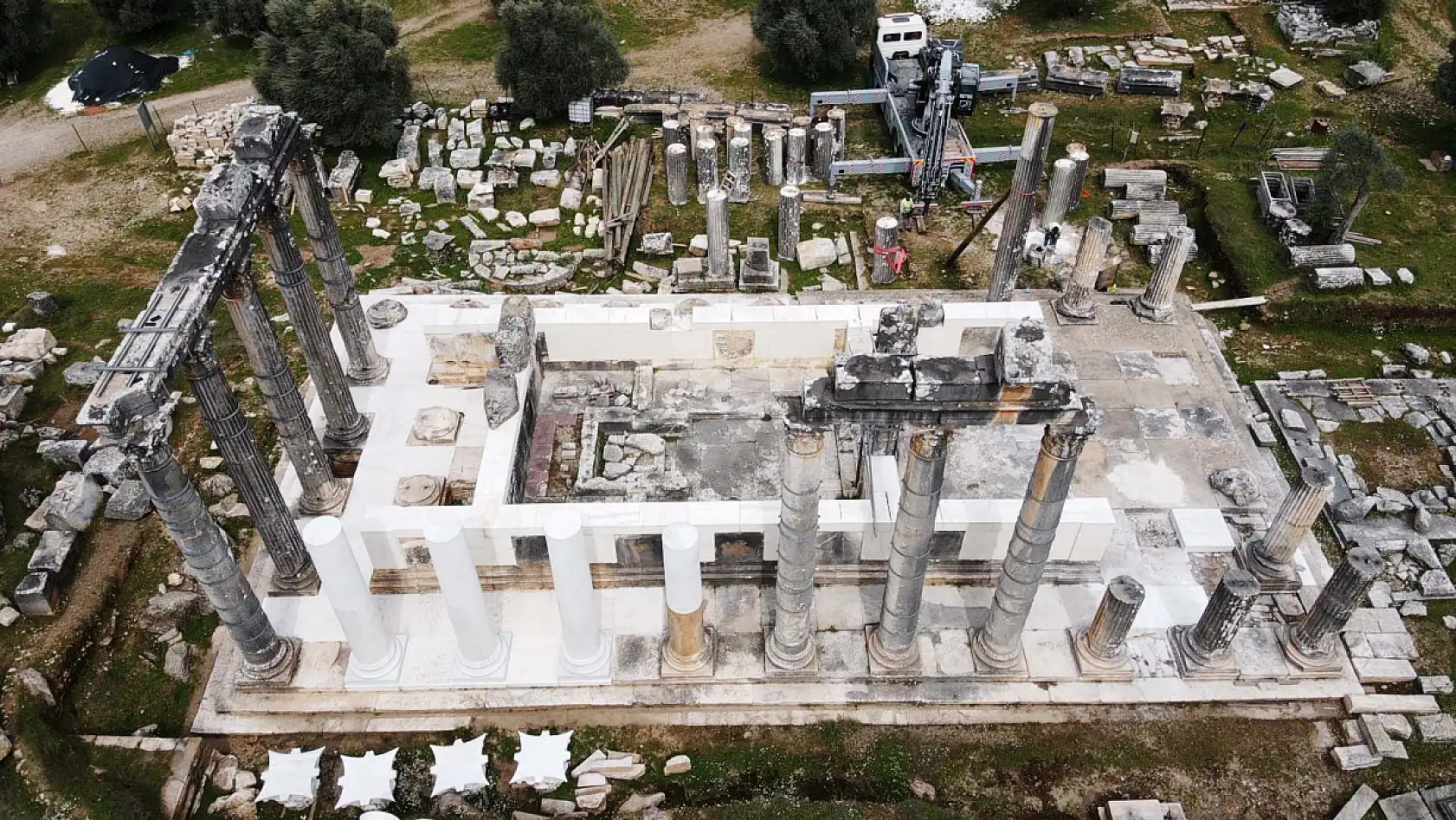 Zeus Tapınağı restore edilen sütunlarıyla eski ihtişamına kavuşacak