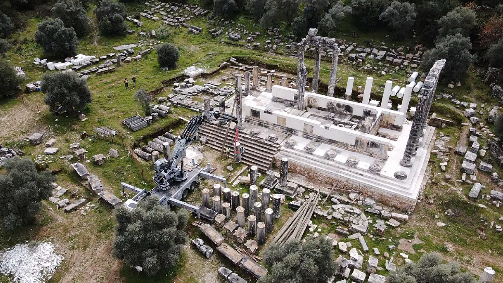 Zeus Tapınağı restore edilen sütunlarıyla eski ihtişamına kavuşacak