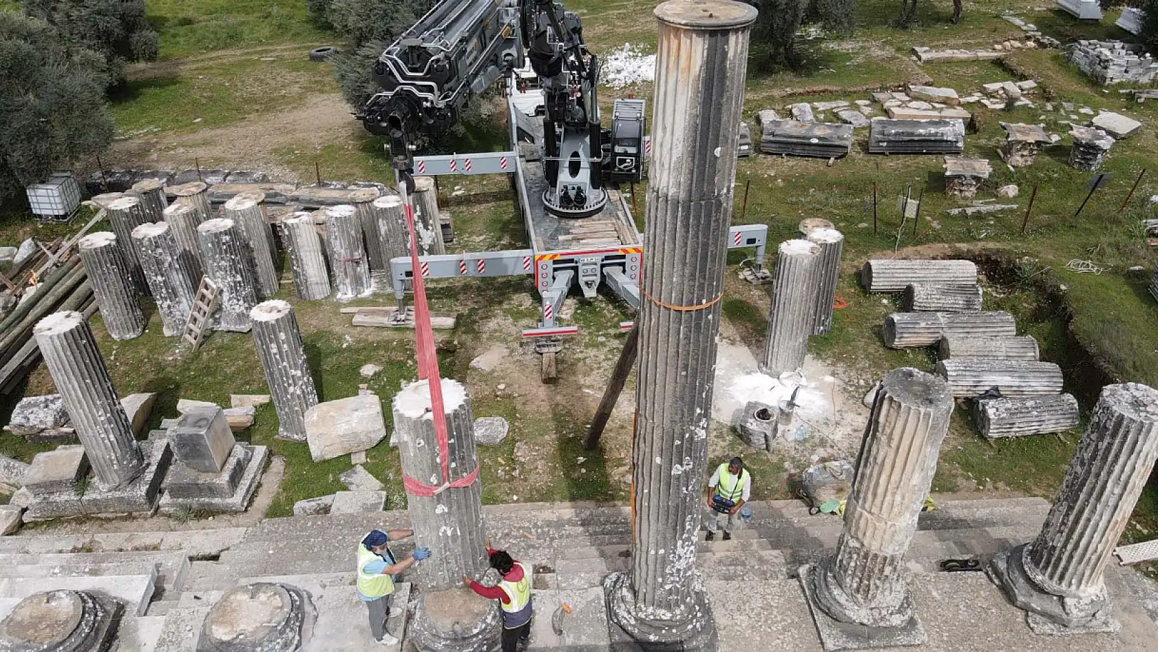 Zeus Tapınağı restore edilen sütunlarıyla eski ihtişamına kavuşacak