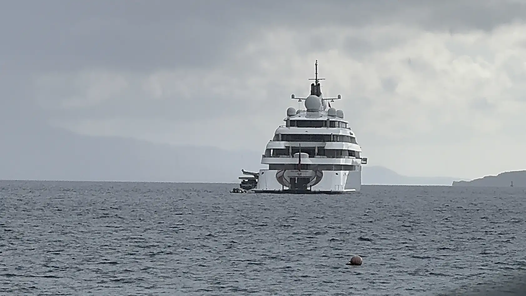 Süper yat 'Golden Odyssey' Bodrum açıklarına demirledi