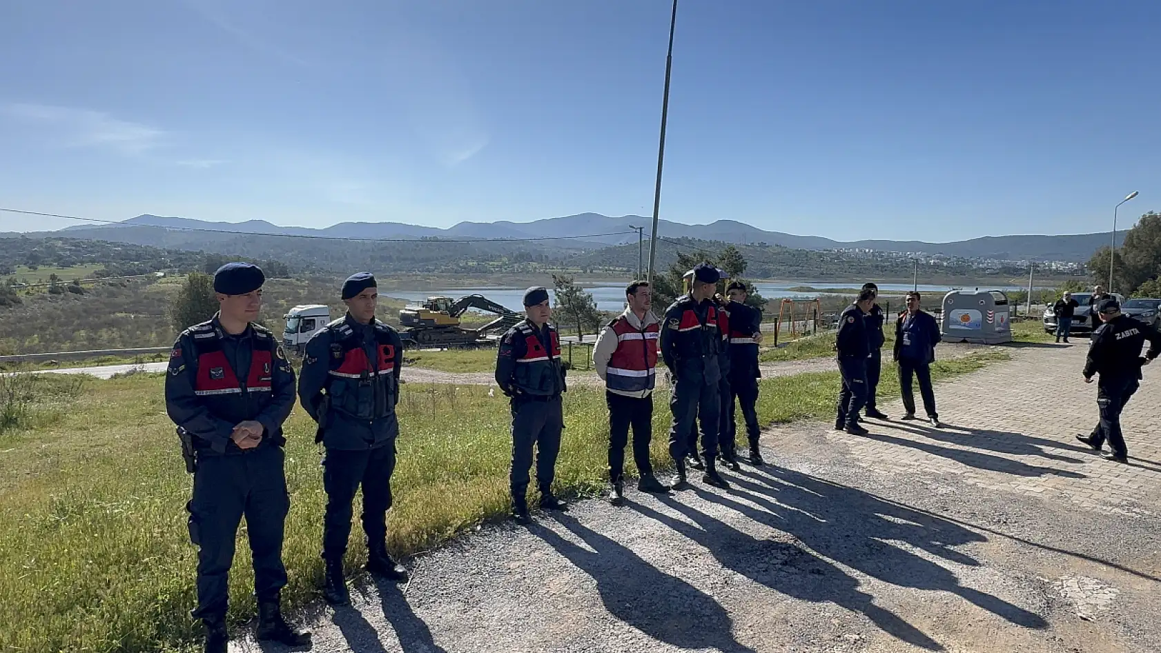 Bodrum'da hazine arazisine yapılan kaçak villa ve depolar yıkıldı