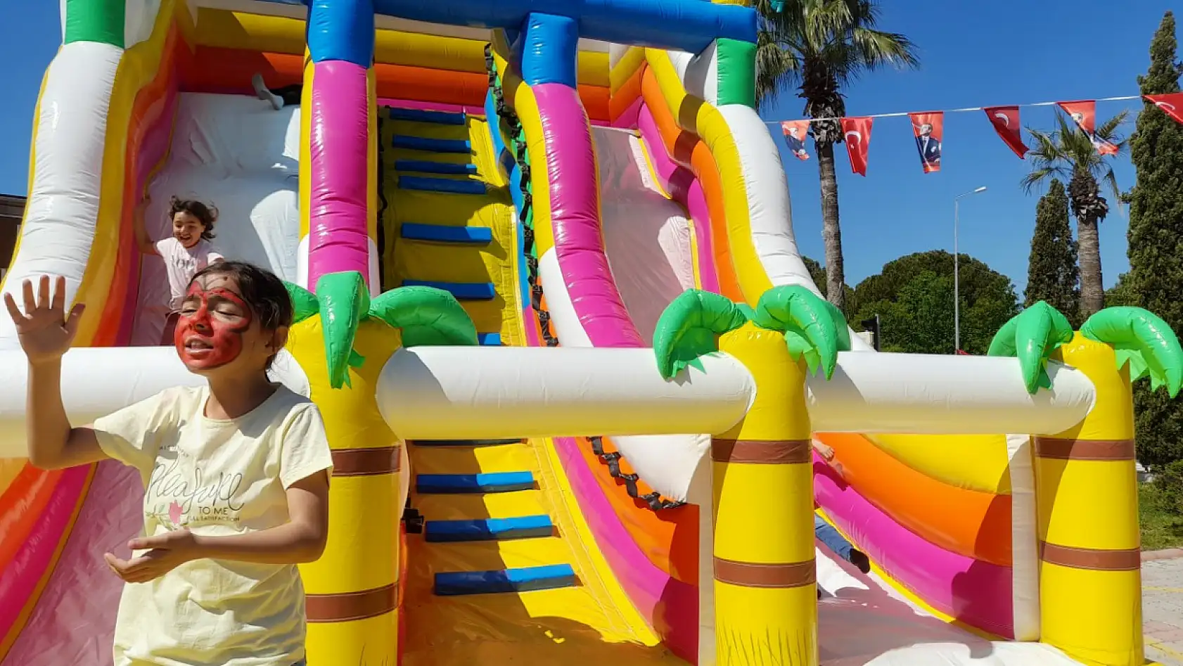 Dalaman'da '23 Nisan Ulusal Egemenlik ve Çocuk Bayramı' festivali düzenlendi