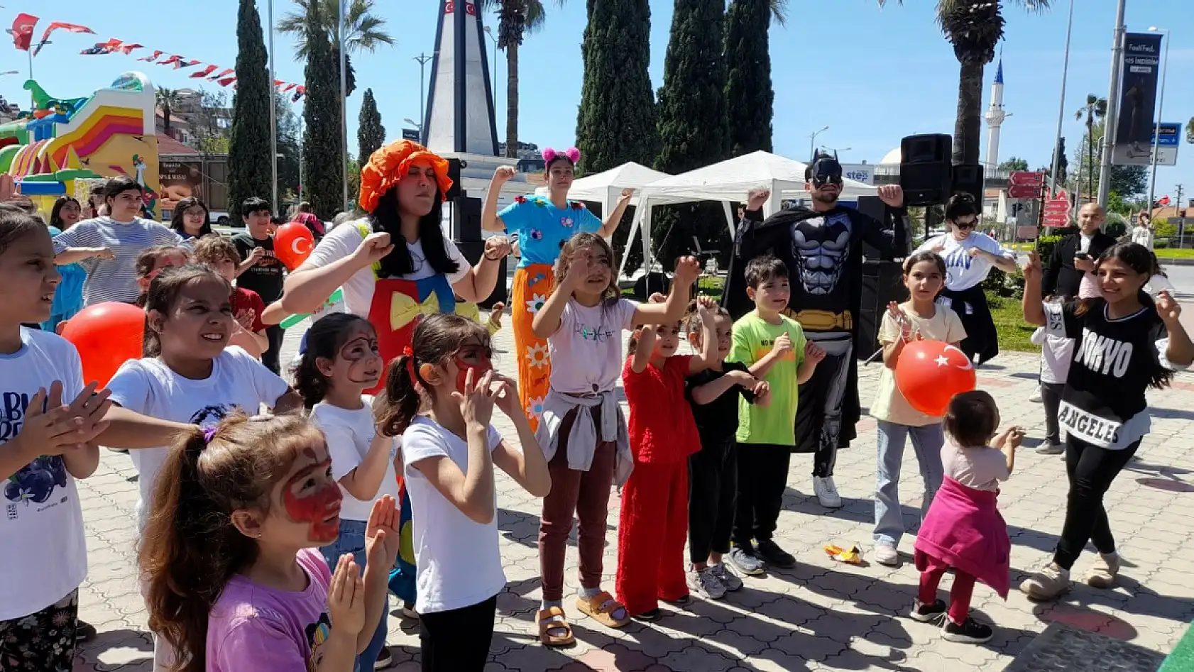 Dalaman'da '23 Nisan Ulusal Egemenlik ve Çocuk Bayramı' festivali düzenlendi