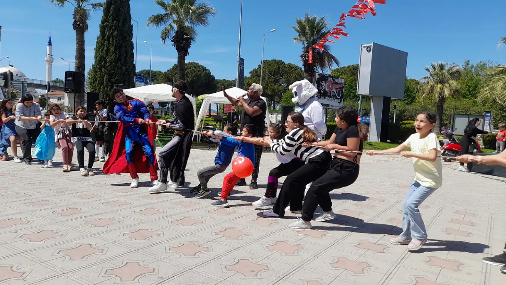 Dalaman'da '23 Nisan Ulusal Egemenlik ve Çocuk Bayramı' festivali düzenlendi