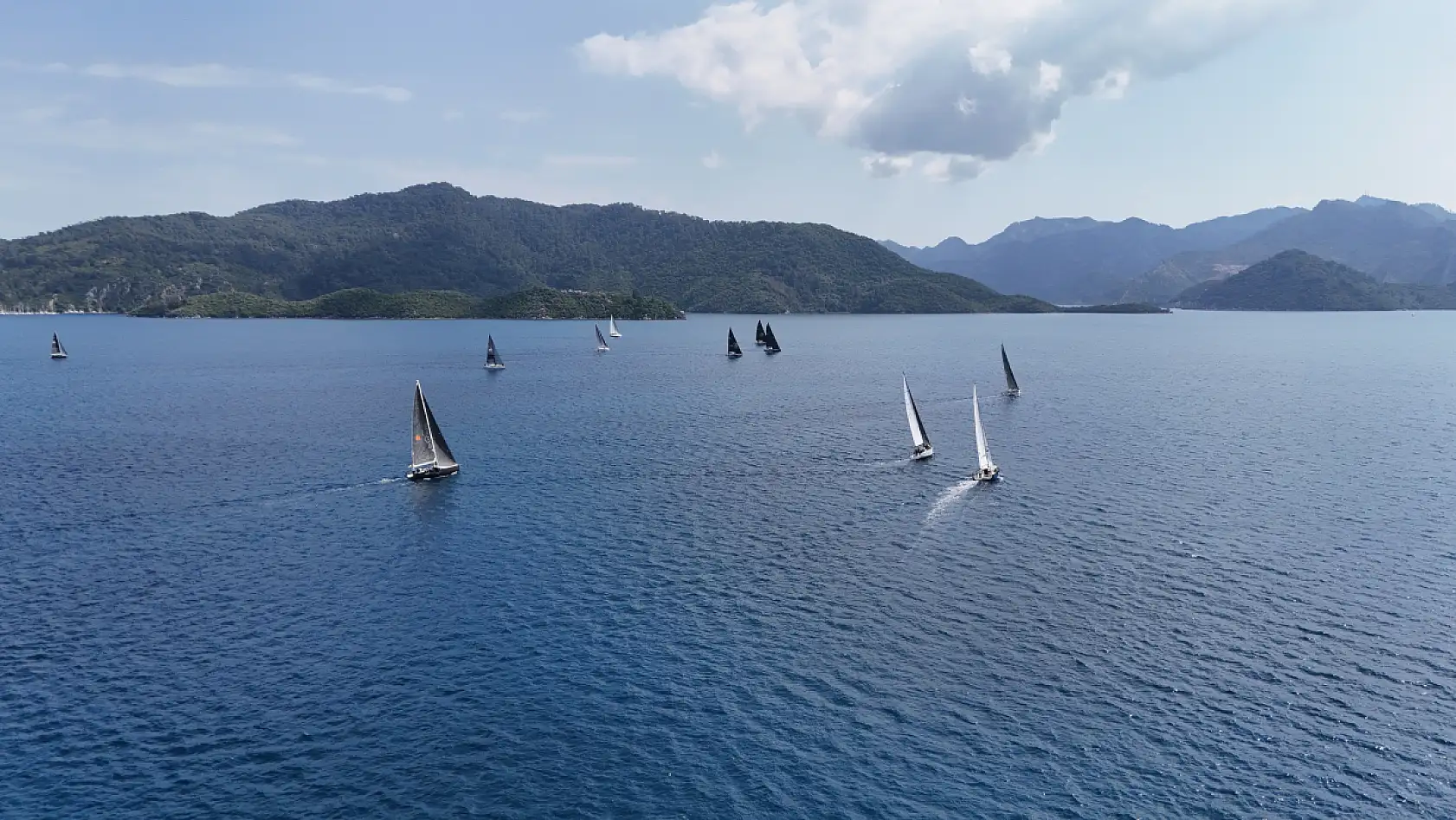 2. Uluslararası Akdeniz Yat Şampiyonası Marmaris'te devam ediyor