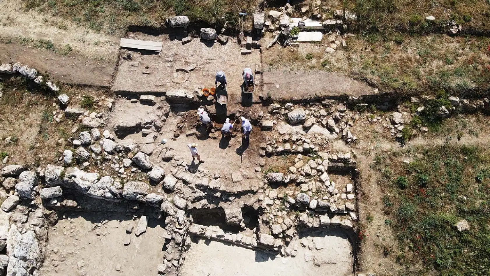 Hyllarima Antik Kenti'nde agoradaki dükkanların bulunduğu alan kazılacak