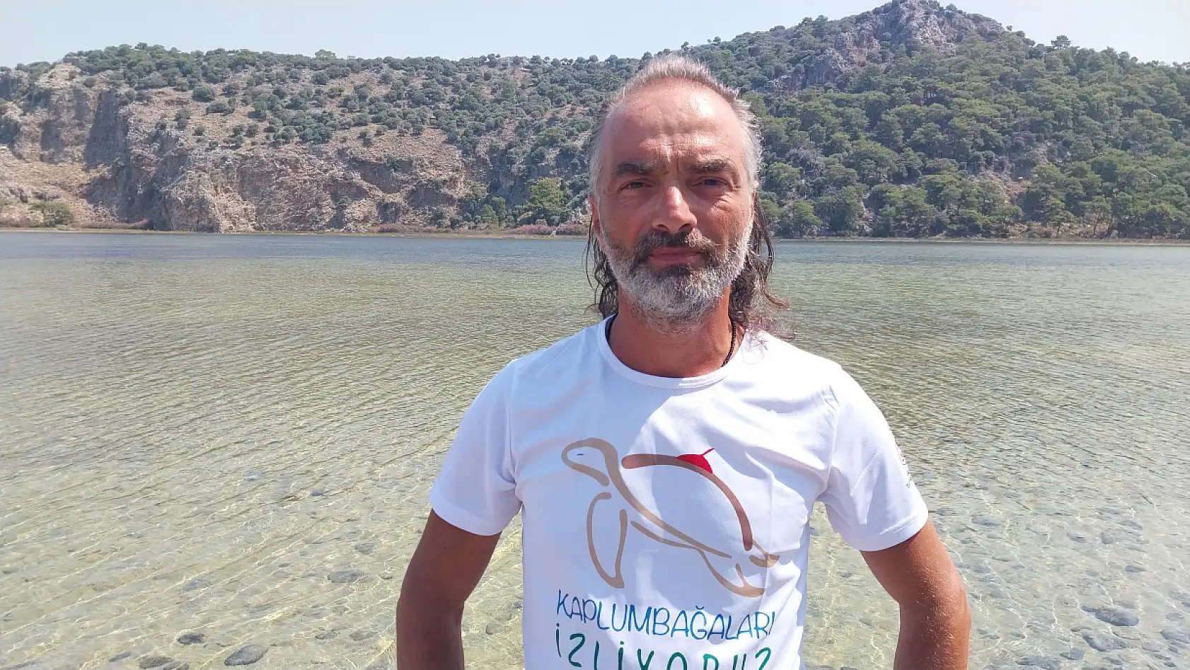 Muğla'daki İztuzu Sahili'nde 350 caretta caretta yavrusu denizle buluştu