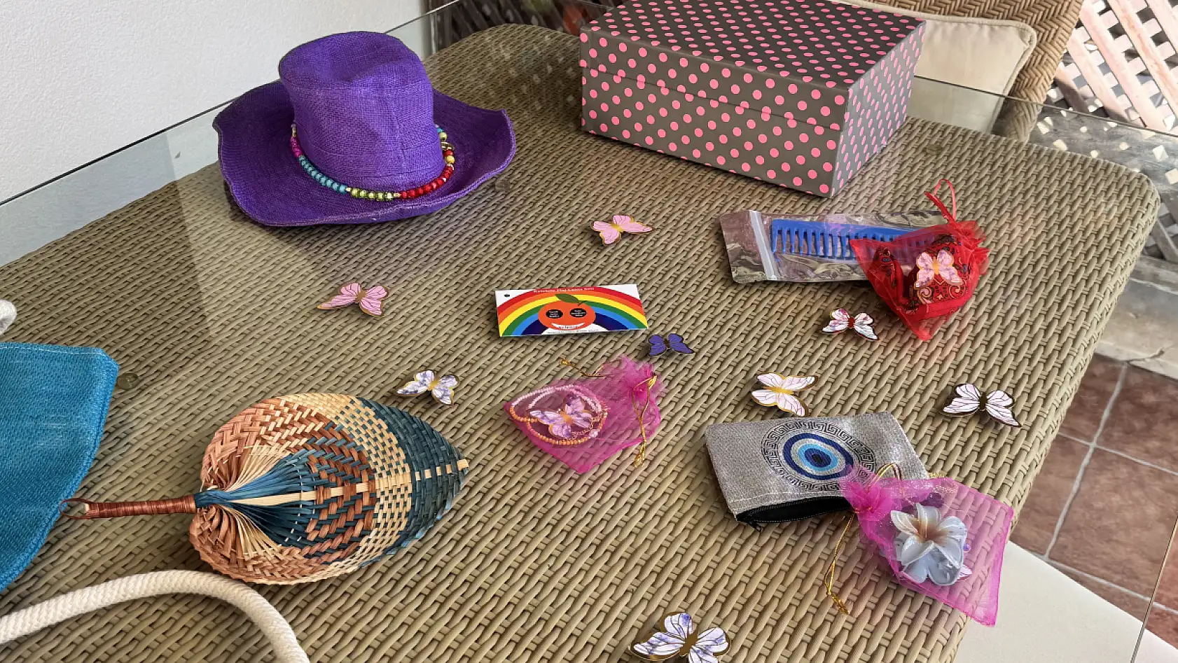 Kadınlara ilham olmak için plaj çantaları tasarlıyor