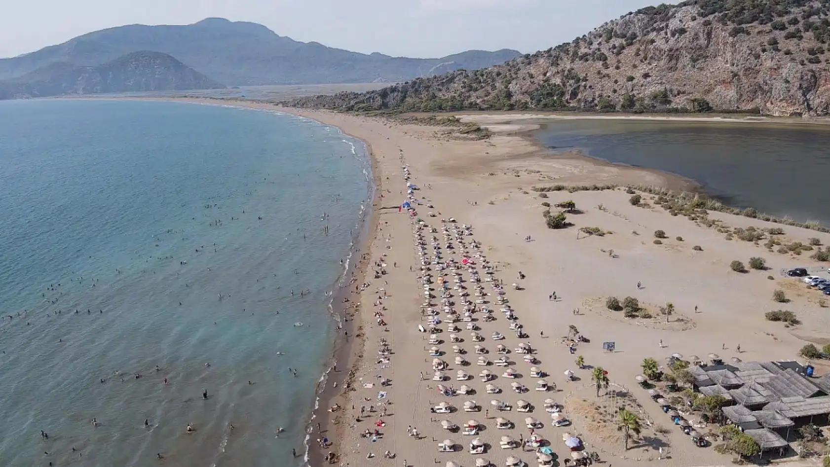 Muğla'da sıcaktan bunalanlar sahillerde yoğunluk oluşturdu