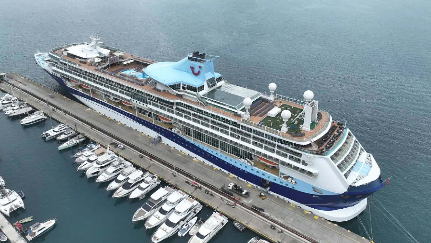 'Marella Discovery 2' kruvaziyeri Marmaris'e 1695 turist getirdi