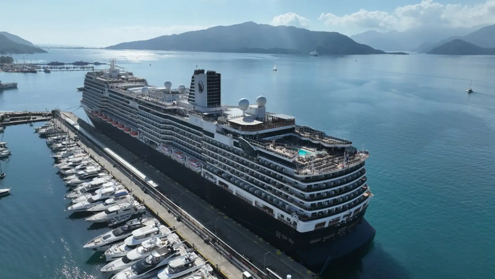 'MS Nieuw Statendam' kruvaziyeri Marmaris'e 2 bin 594 turist getirdi