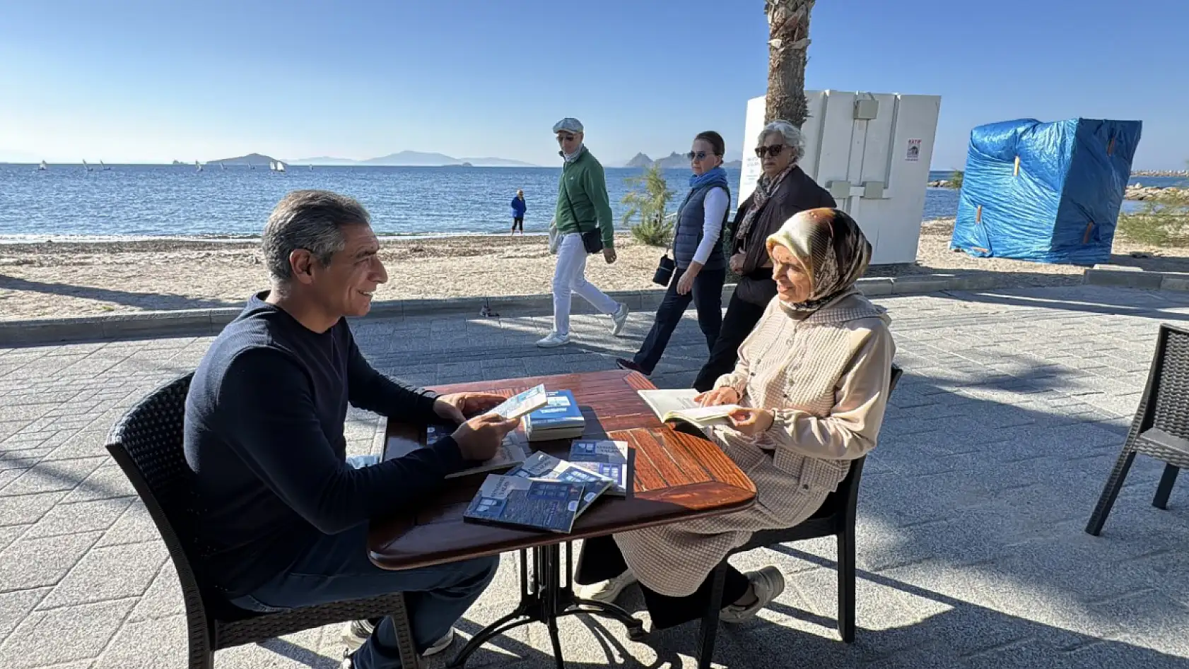 Bodrum'da emekli polis memuru 'Aynadaki Yalan' isimli ikinci kitabını çıkardı