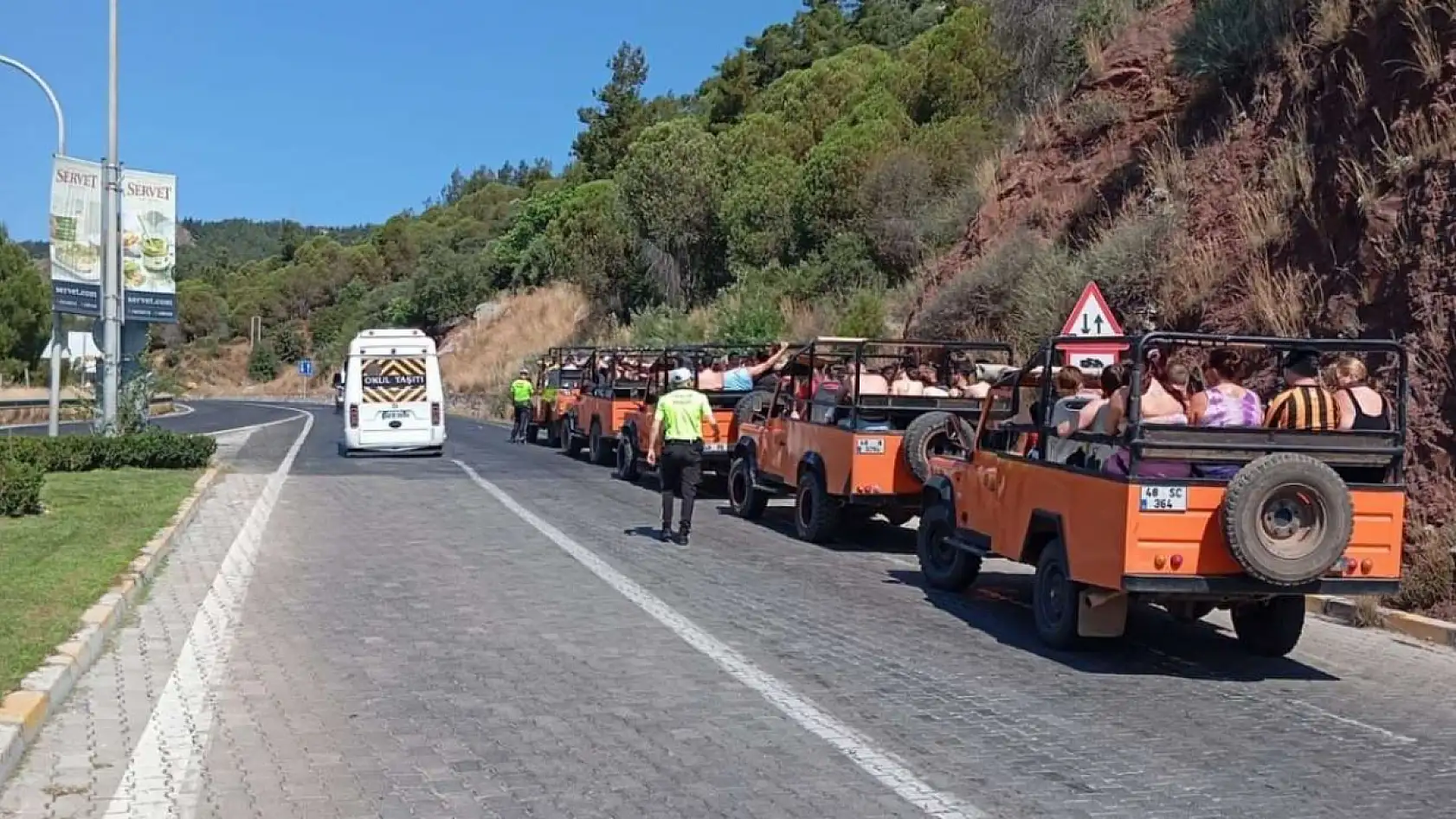 Marmaris'te trafik denetimleri aralıksız sürüyor