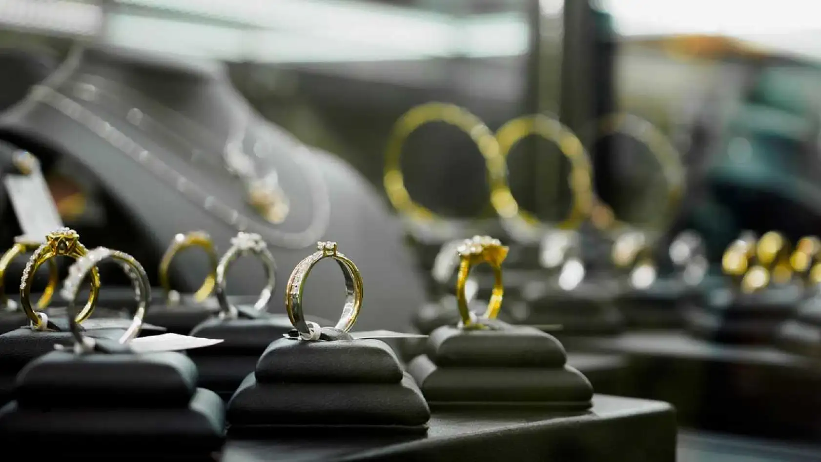 Altın fiyatlarında rekor yükseliş 12 Mart 2025