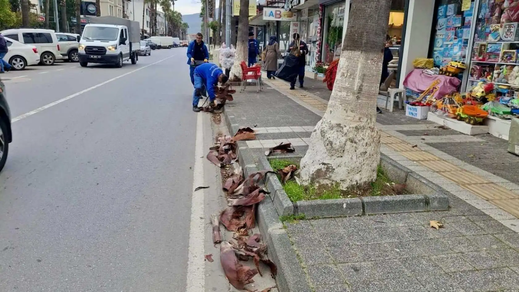 Fethiye Belediyesi'nden yağmur ve fırtınaya karşı 7/24 teyakkuz