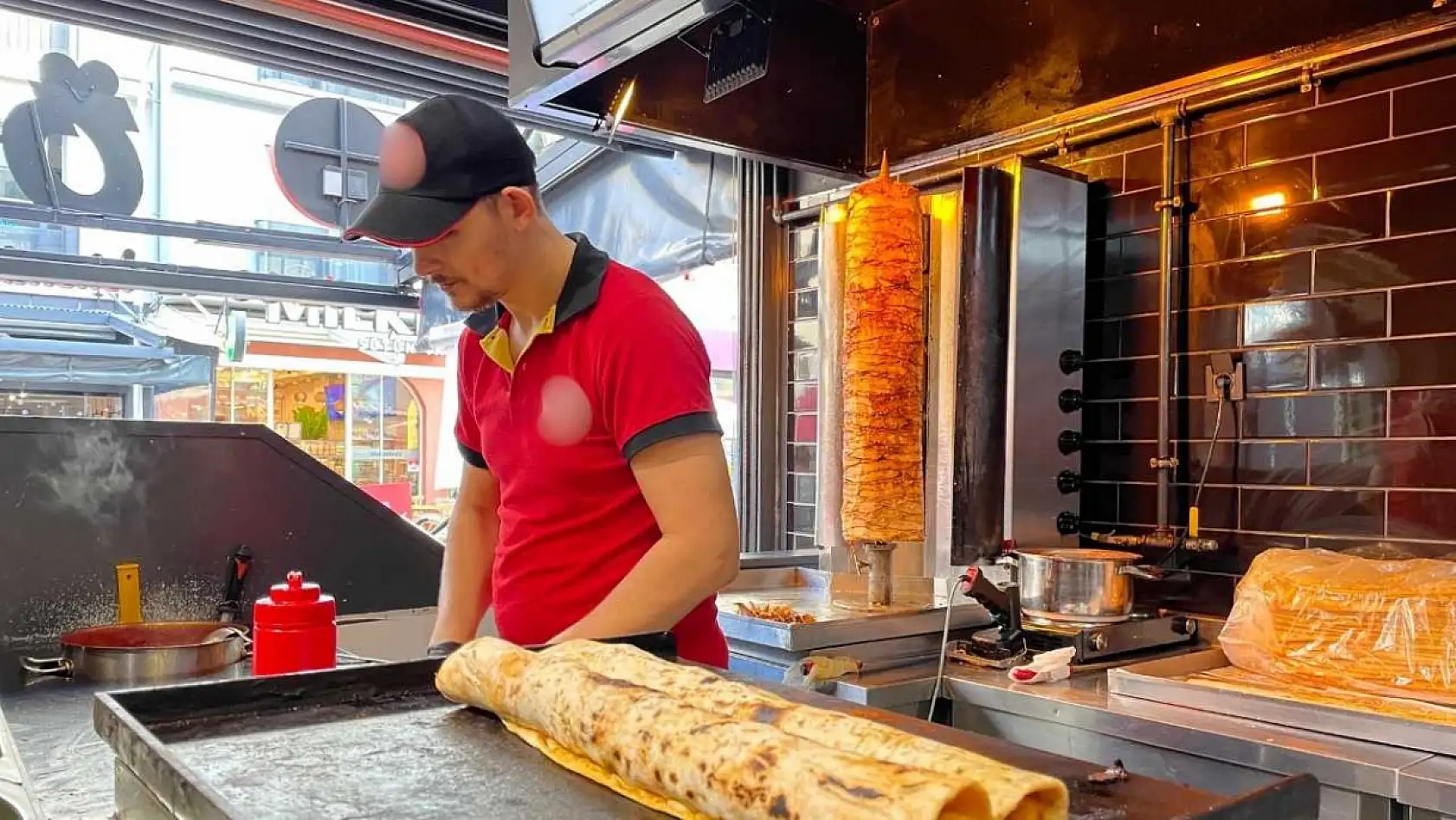Fethiye'de Döner Ustası Can Kızıldağ'dan artan gıda zehirlenmelerine karşı uyarı