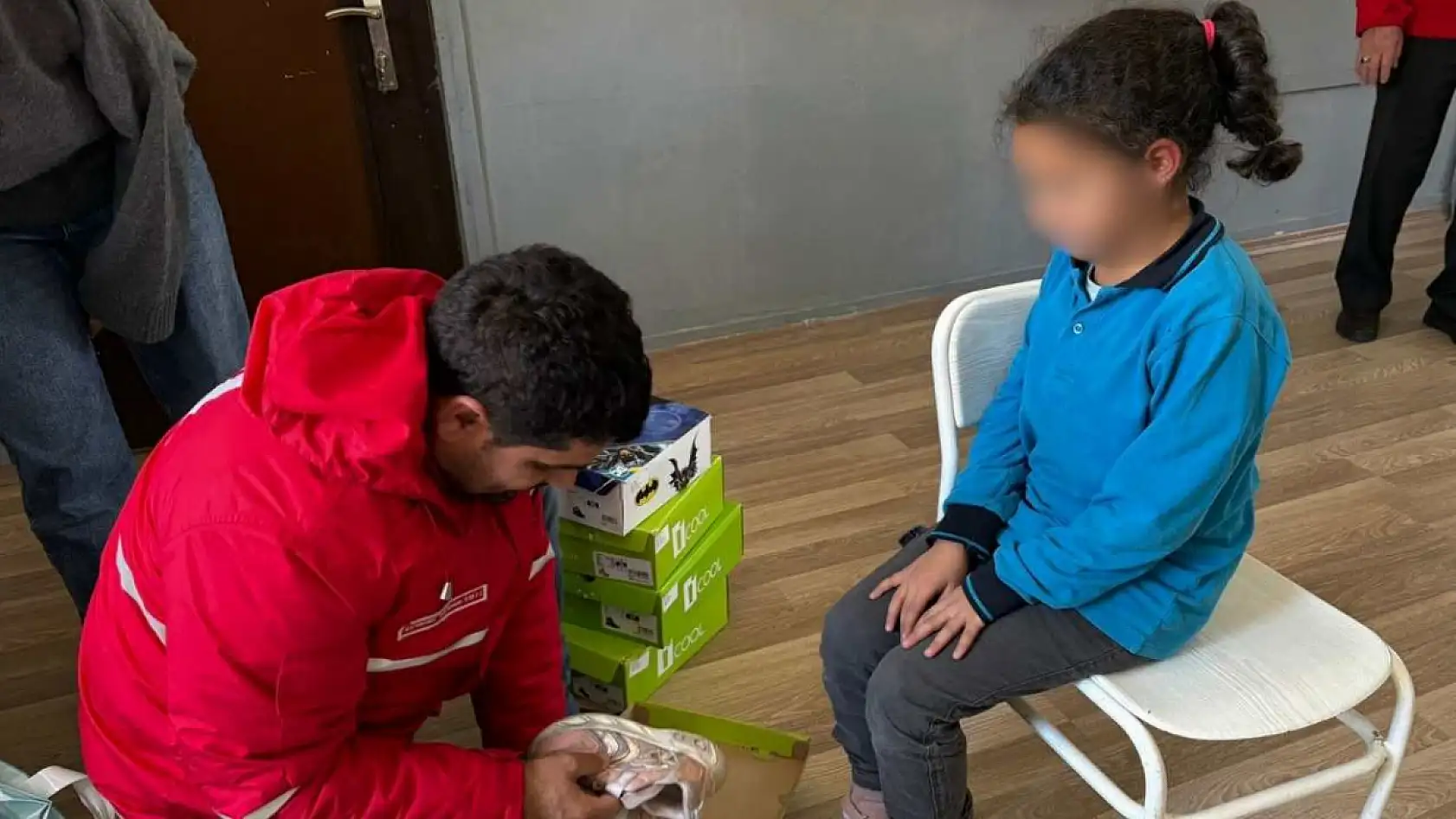 Türk Kızılay Fethiye'den Arsa İlkokulu öğrencilerine kışlık destek