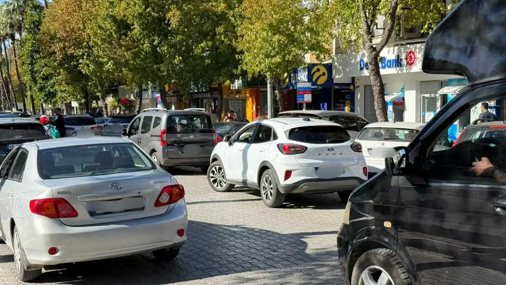 Fethiye'de trafik kabus oldu