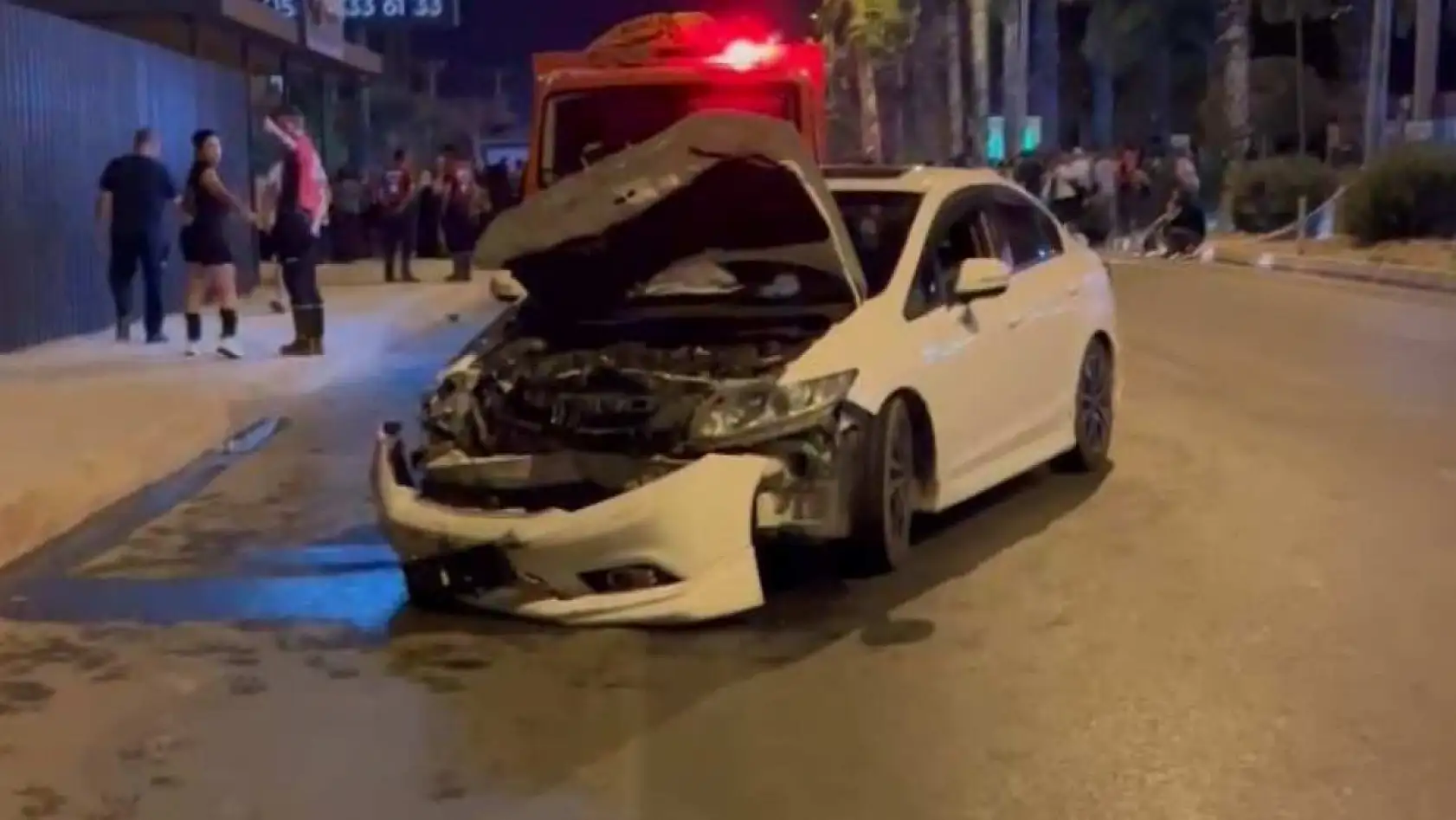 Otomobil, motosikletle çarpıştı: 18 yaşındaki sürücü hayatını kaybetti