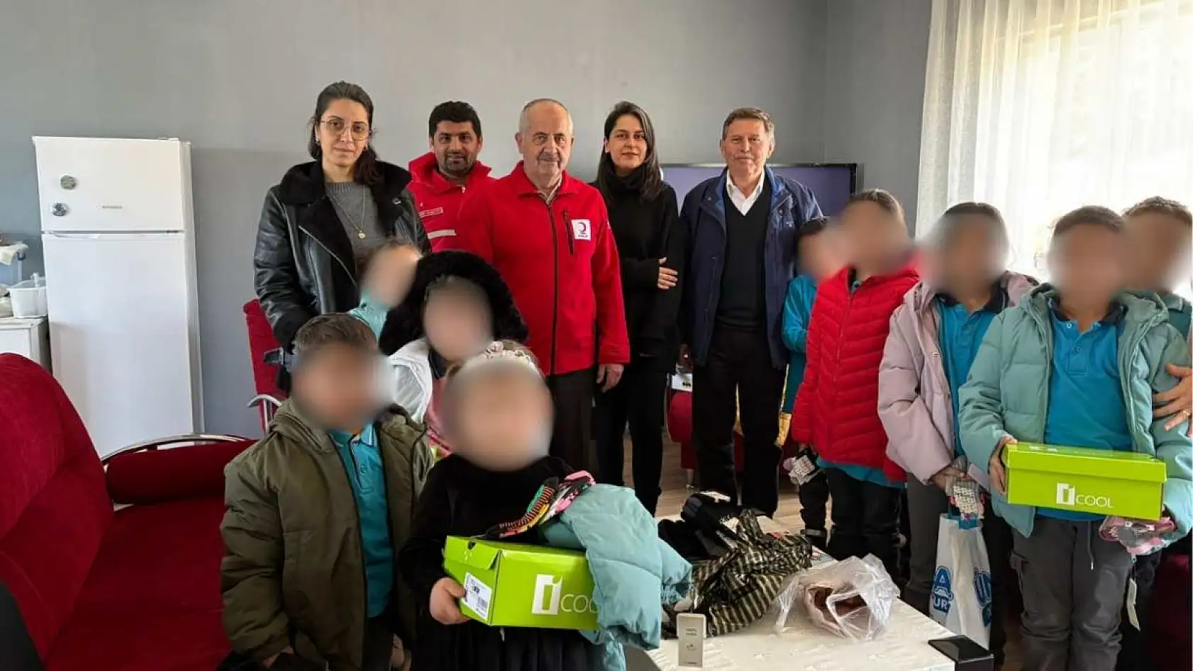 Türk Kızılay Fethiye'den Arsa İlkokulu öğrencilerine kışlık destek